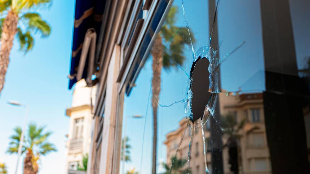Émeutes : les banques mobilisées pour soutenir les commerces sinistrés