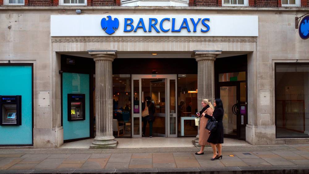 Intelligence artificielle : Barclays taille dans ses effectifs