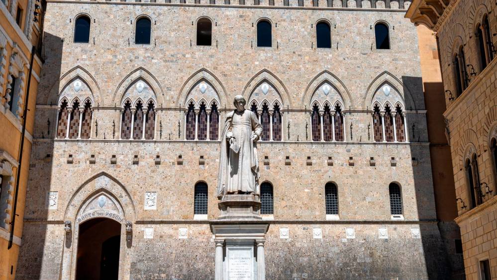 Monte dei Paschi fourbit ses armes contre Intesa Sanpaolo