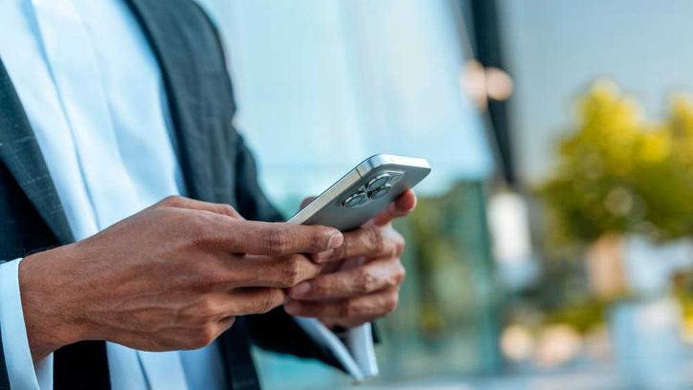 Erica, l’assistant IA de&nbsp;Bank of America suit les comptes des clients de manière proactive, leur envoie des alertes sur leurs dépenses et&nbsp;peut agir contre la&nbsp;fraude.