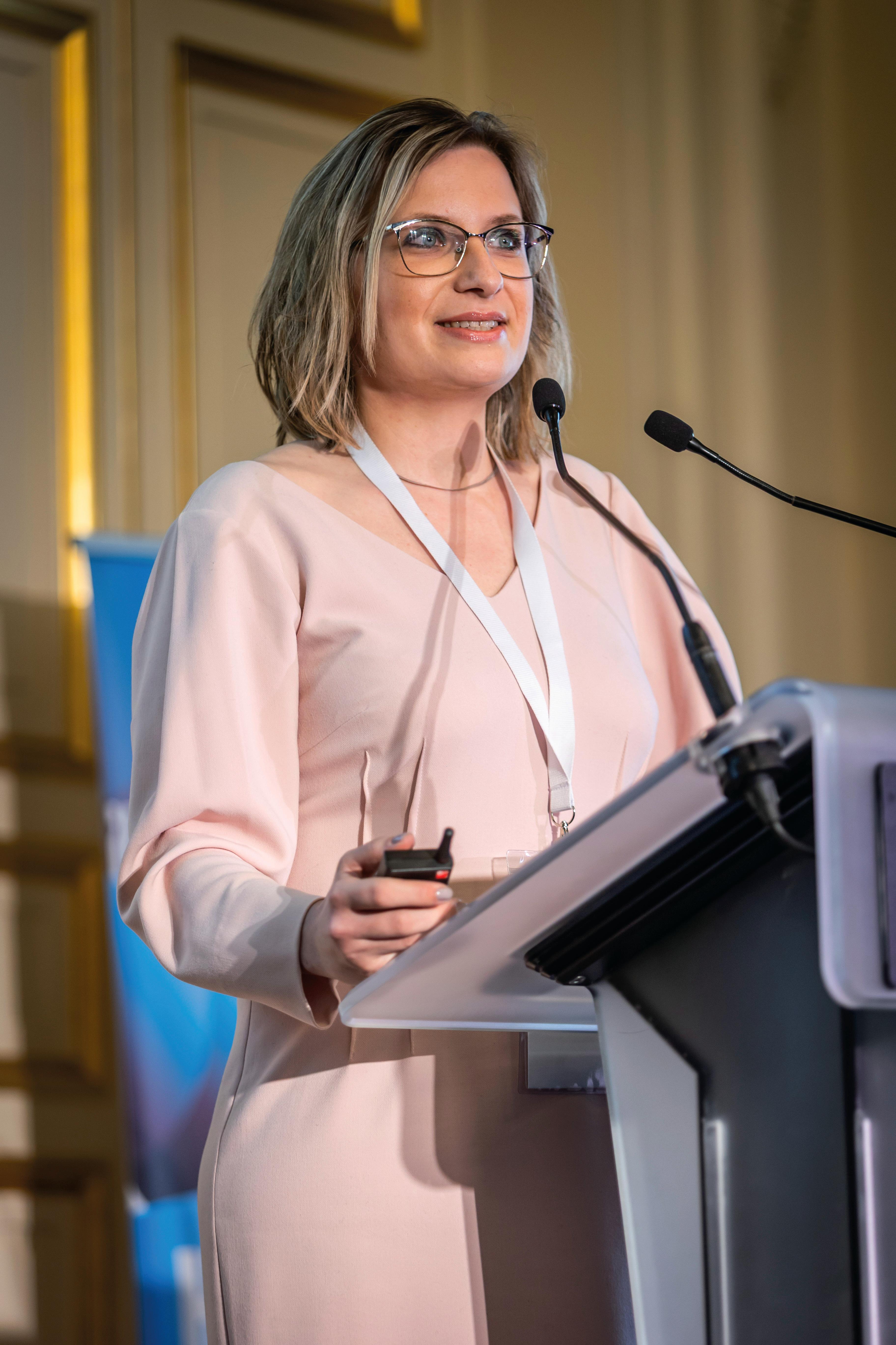 $!Regards de jeunes chercheurs en finance et en assurance