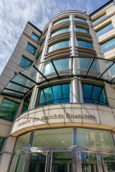 L’AMF facilite la distribution de produits exposés aux crypto-actifs