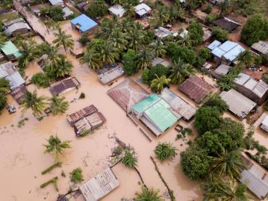 <span class=mln_small-caps_mln>Innondation au Mozambique après un cyclone.</span>