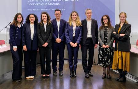 Lors d’une table ronde animée par , <b>Chiara Thuillier</b>, <b>Hiba El Haiba </b>et<b> Marianne Costeux</b>, étudiantes du magistère BFA de l’université Paris Dauphine-PSL, <b>Ludovic Subran</b>, Allianz, <b>Marion Laboure</b>, Deutsche Bank, <b>Sylvain Berthelet</b>, SMA gestion, <b>Céline Lasnier</b> et <b>Martine Carre Tallon</b> (université Paris Dauphine-PSL) ont partagé leurs analyses macroéconomiques.