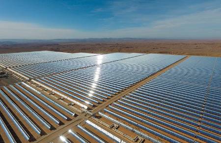 La centrale solaire de Ouarzazate, également appelée centrale Noor, est un complexe solaire situé dans la région du Drâa-Tafilalet au Maroc, à 10 kilomètres de la ville de Ouarzazate, dans la zone du conseil rural de Ghessat.